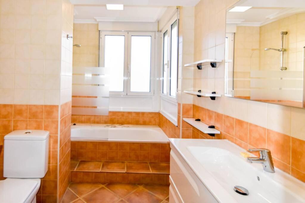 Comodo Apartamento En Puertochico, Cerca De Todo. Santander Buitenkant foto